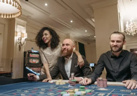 couple enjoying casino night