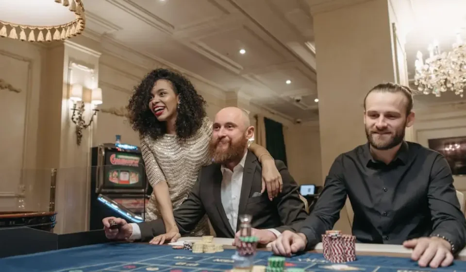 couple enjoying casino night
